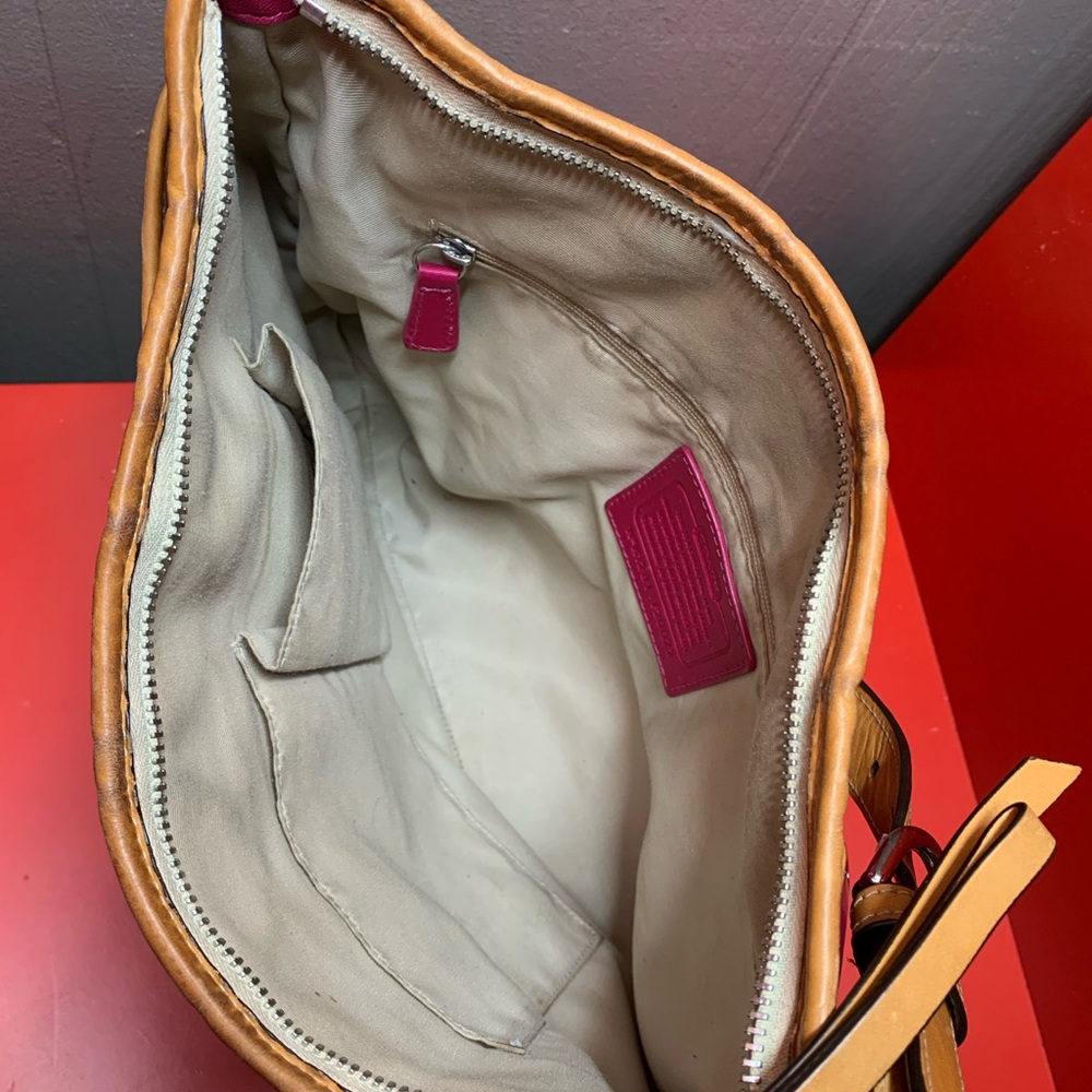 Coach purse - Picture 5 of 7